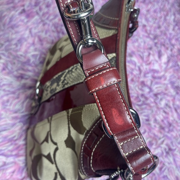 Coach Signature Shoulder Bag - Picture 5 of 8